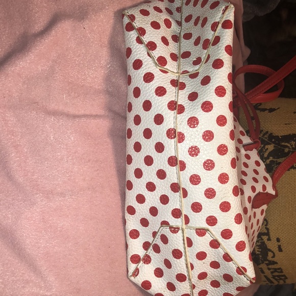 White with red polkadots purse - Picture 4 of 4